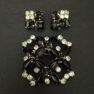 Vintage Black and Silver Brooch Set